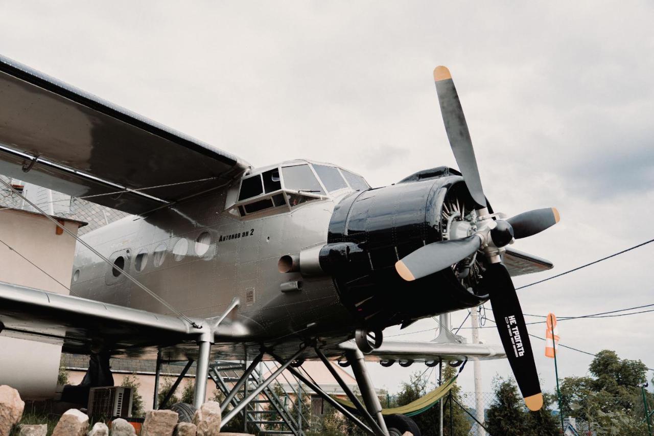 Antonov Im Garten - Flugzeug-ferienwohnung Botel Altendorf (Sebnitz)