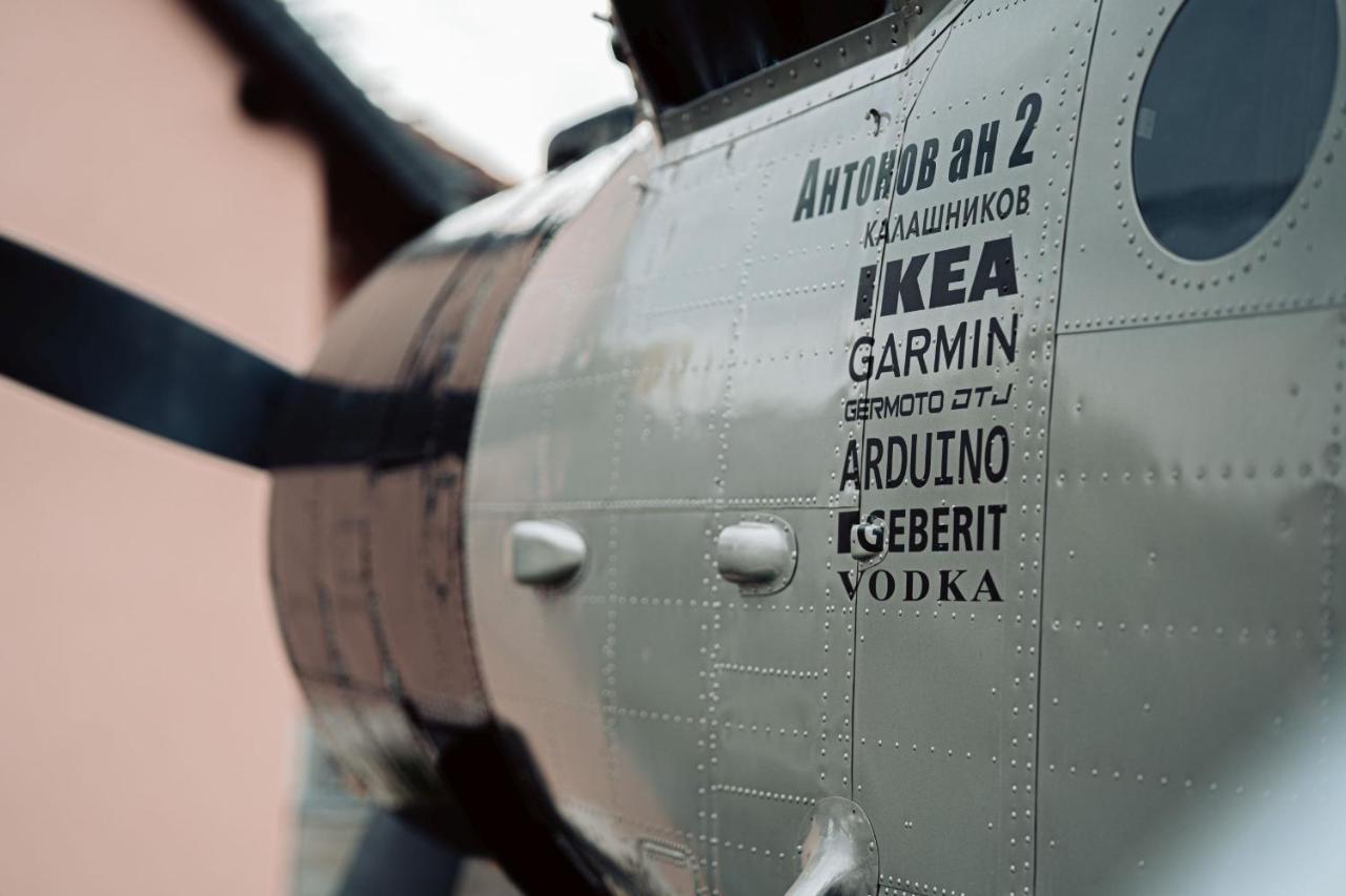 Antonov Im Garten - Flugzeug-ferienwohnung * Altendorf (Sebnitz)